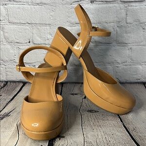 Reaction Kenneth Cole Tan Platform Heels